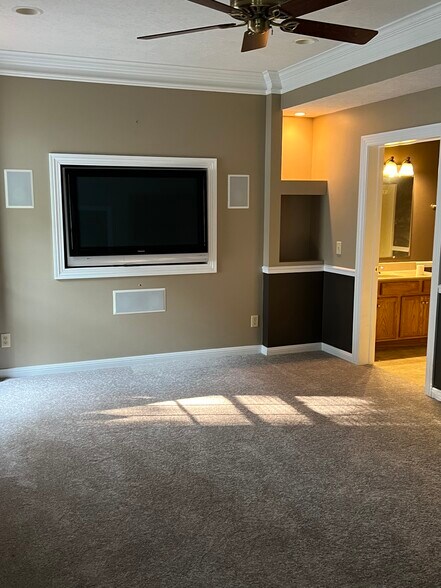 Building Photo - 155 Chelsea Cir
