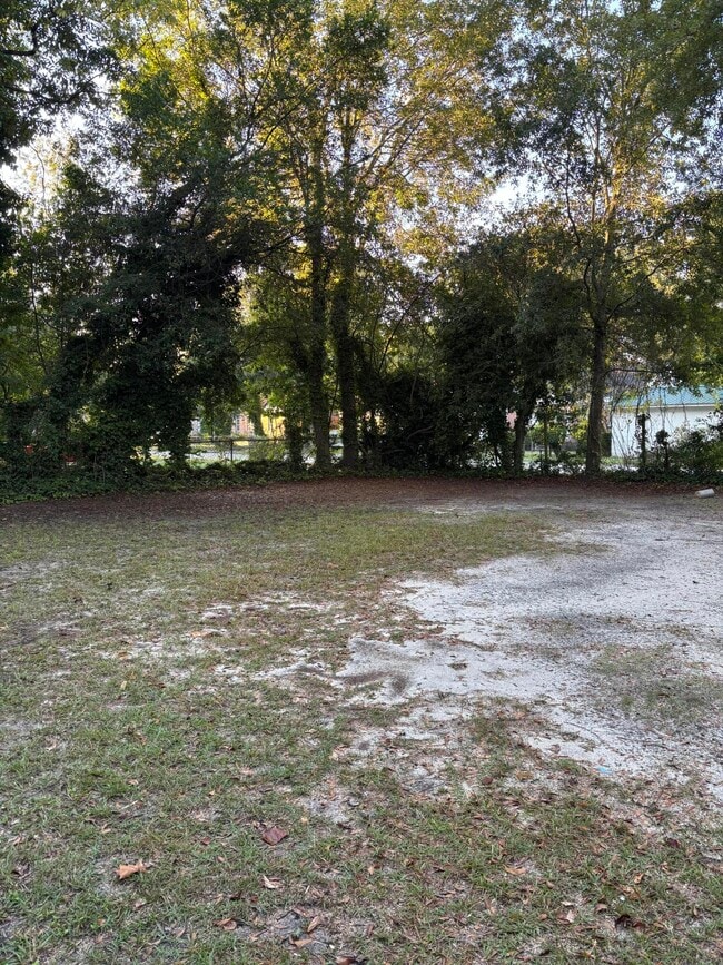 Building Photo - 901 Miller Rd