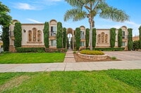 Building Photo - Coming Soon - San Diego City Heights Upstairs Condo Home in Beautiful Gated Complex- Available De...