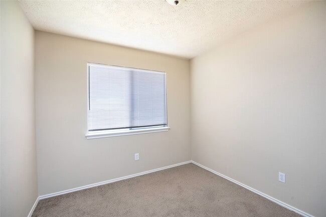 Building Photo - 11047 Grassyglen Dr