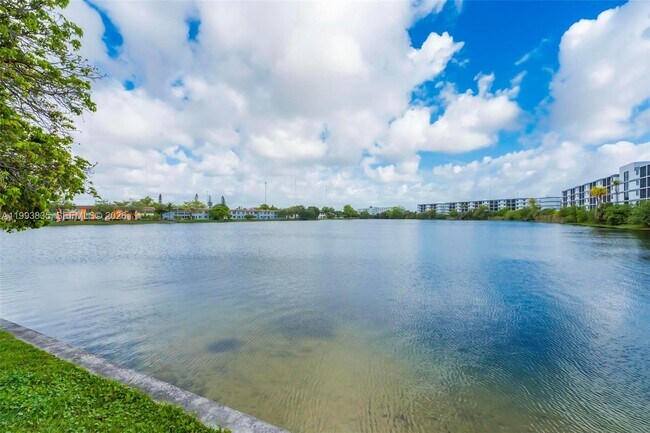 Building Photo - 285 NE 191st St