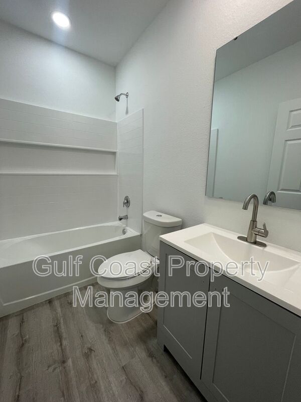 Building Photo - 136 Viewpoint Dr