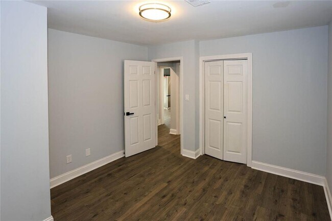 Building Photo - 1508 Peachcrest Rd