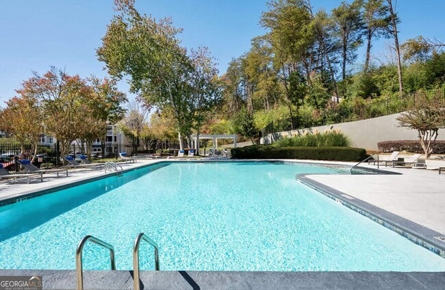 Building Photo - 7600 Roswell Rd