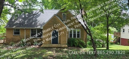 Building Photo - 1812 Cedar Ln