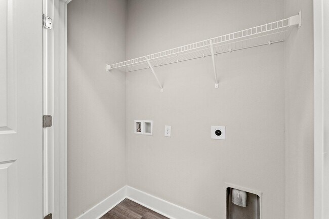 Building Photo - 322 Date Palm Ln