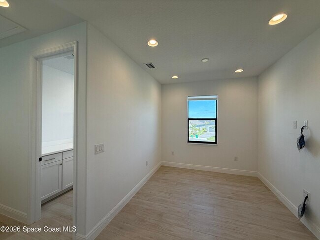 Building Photo - 2715 Blazing Star Dr