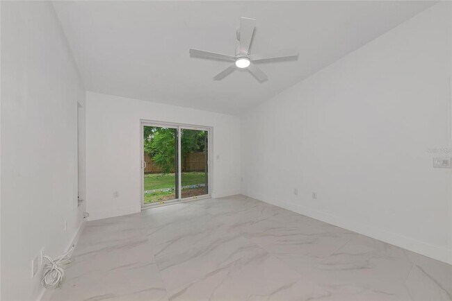 Building Photo - 1658 Ridgewood Ln