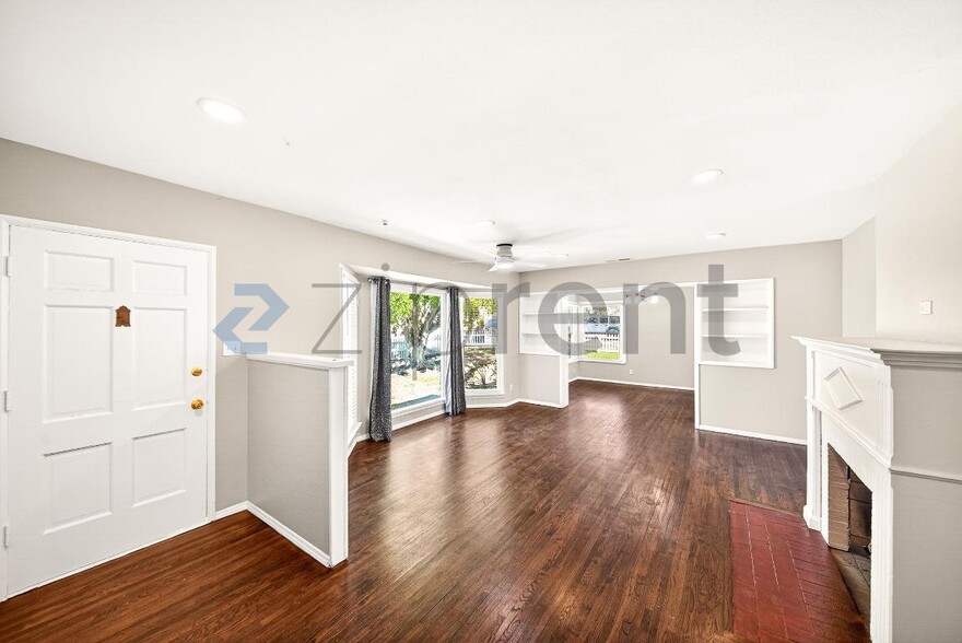 Building Photo - 11758 Broadway Ave