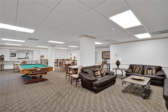 Building Photo - 2100 S Ocean Ln