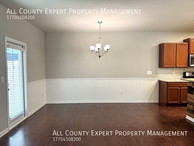 Building Photo - 157 Townview Dr