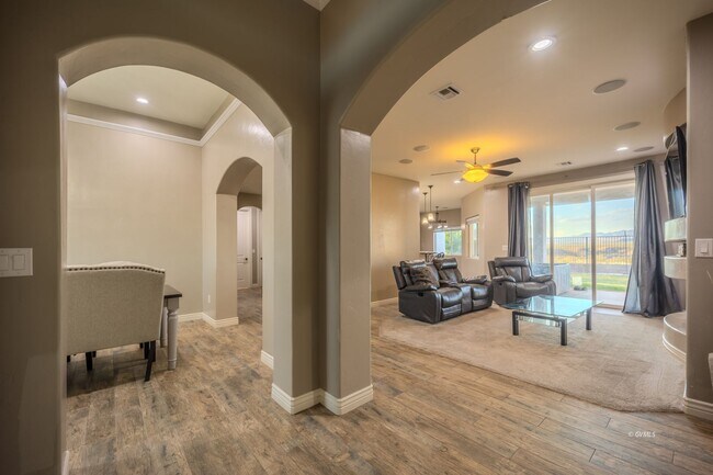 Building Photo - 2985 Bentley Dr
