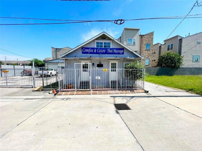 Building Photo - 4516 Katy Fwy