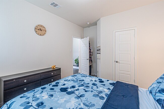 Building Photo - 3316 Azure Ln