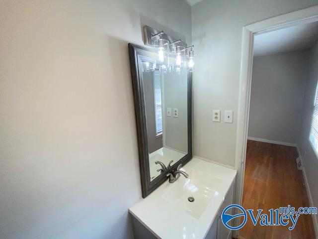 Building Photo - 706 Larry Dr