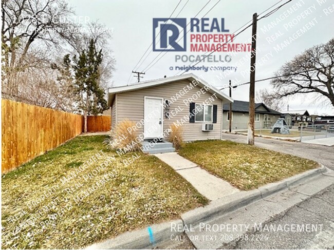 Building Photo - 1028 E Custer-