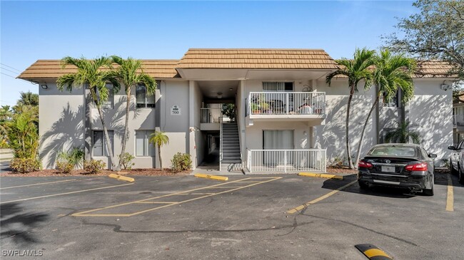 Primary Photo - 1830 Maravilla Ave