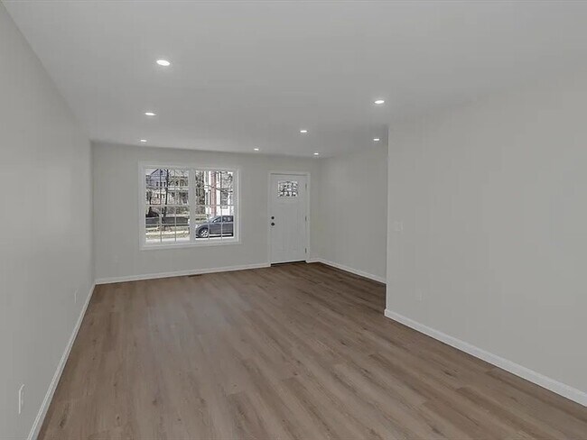 Building Photo - 65 Euclid Ave