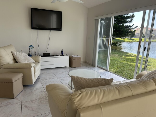 Building Photo - 9589 Tavernier Dr