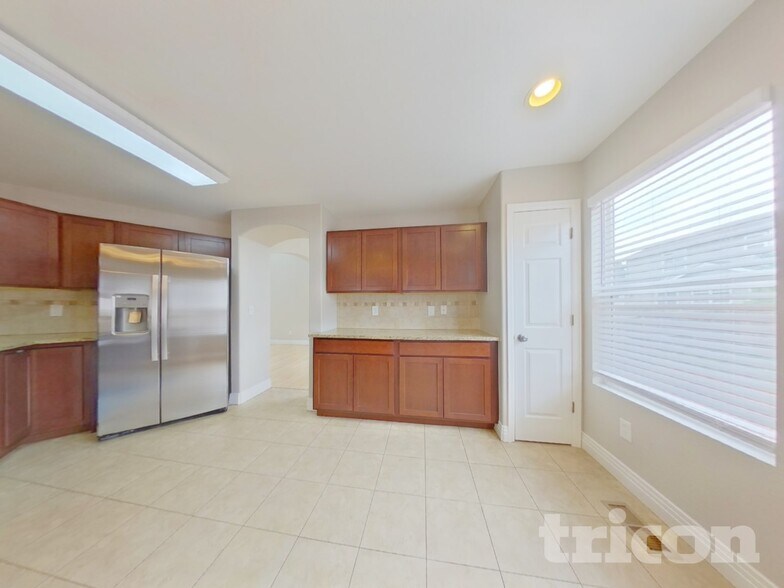 Building Photo - 9909 Vine St