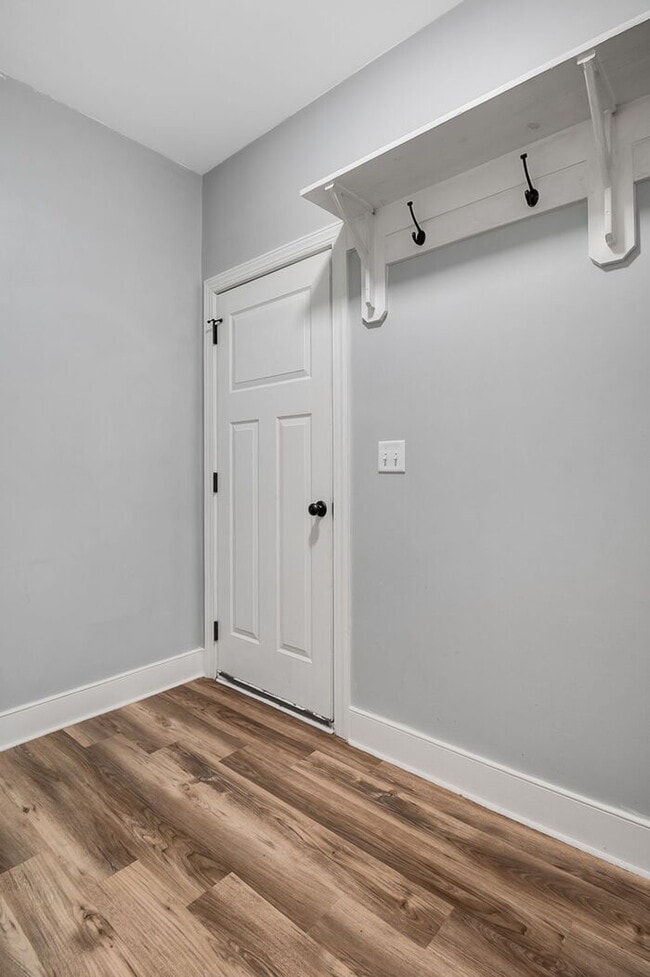 Building Photo - 5001 Dampier Ct