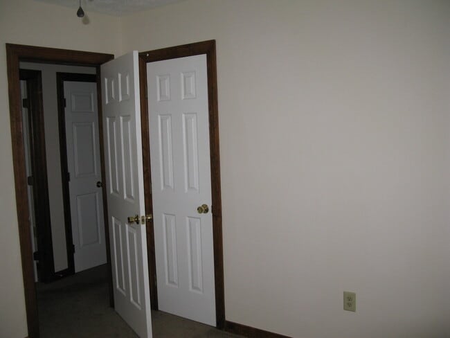 Building Photo - 7163 Plum Grove Ct