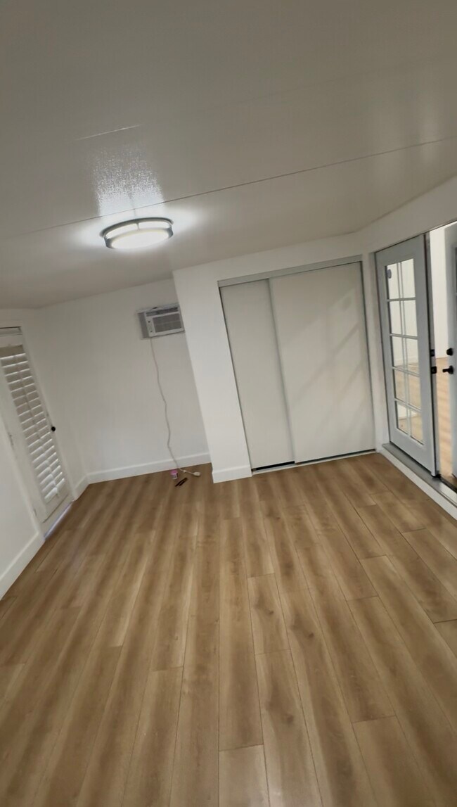 Building Photo - 2103 Avalon Ave