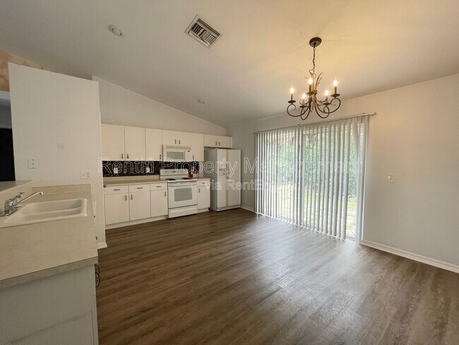 Building Photo - 11495 Forest Mere Dr