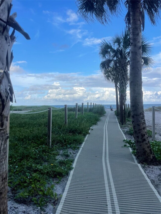 Building Photo - 2900 NE 14th Street Causeway