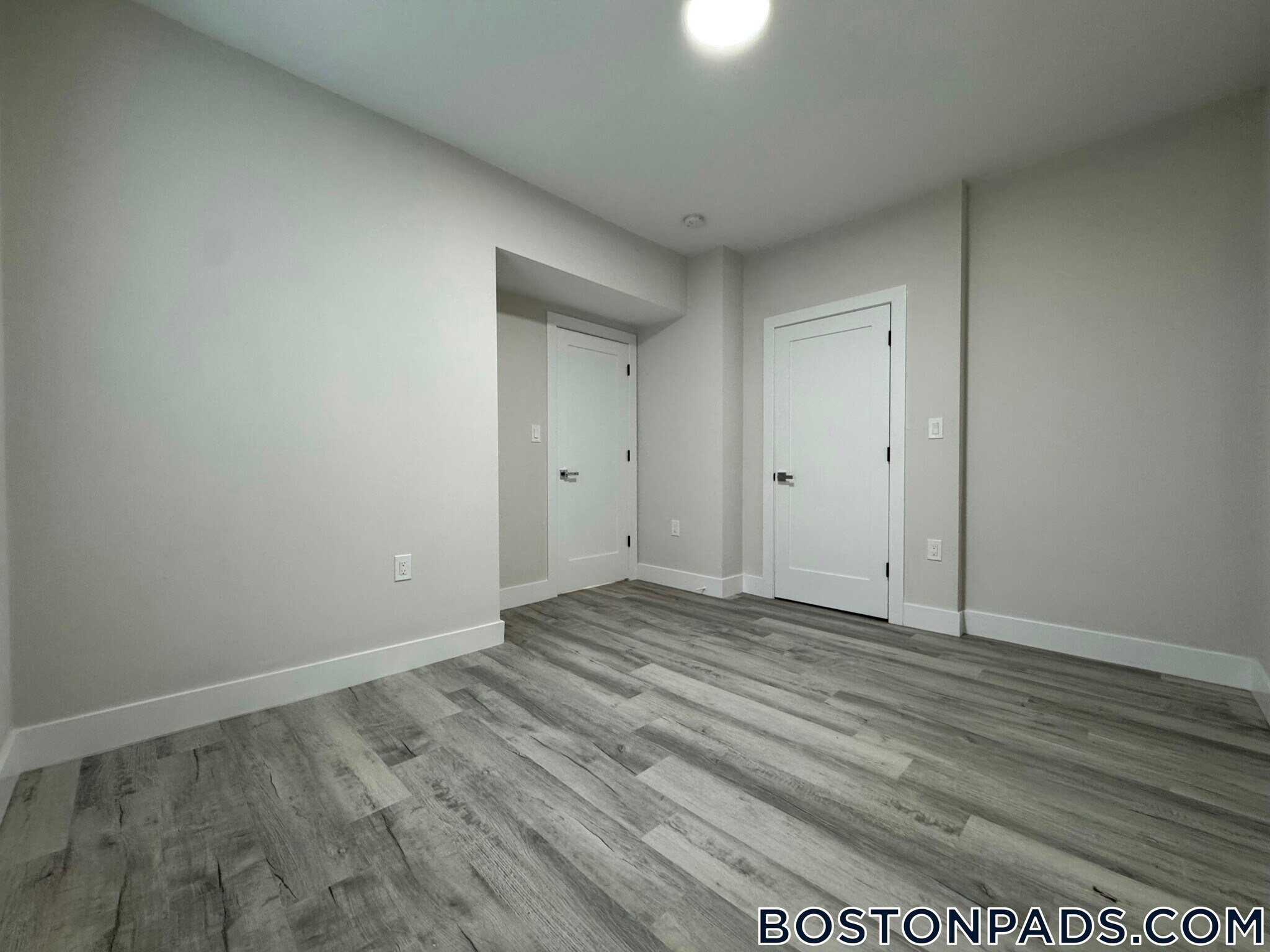 Building Photo - 10 Cawfield St