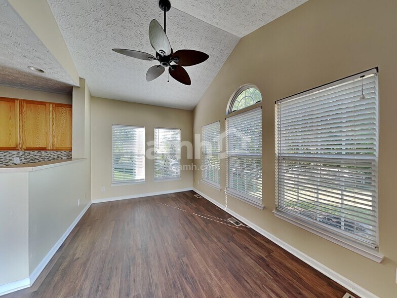 Building Photo - 6031 Delfair Ln