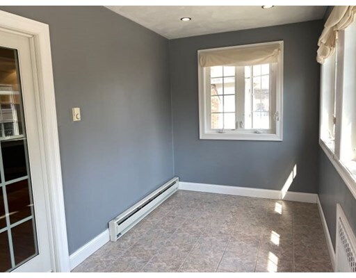 Building Photo - 39 Century St