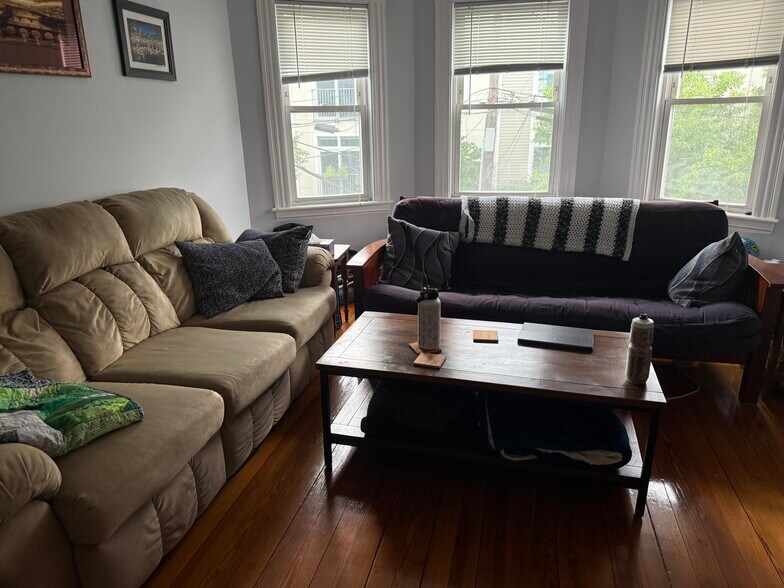 Living Room - 23 Fair Oaks St