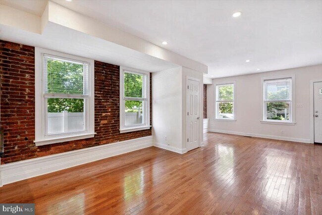 Building Photo - 220 S Matlack St