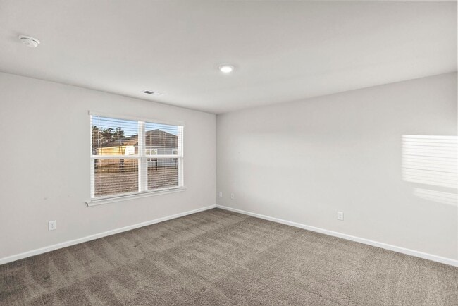 Building Photo - One Month Free with a signed lease by Jan 15th!!!