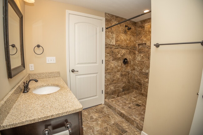 Building Photo - 4055 Westminister Dr