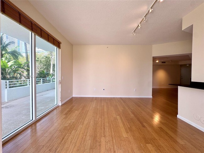 Building Photo - 5970 Indian Creek Dr