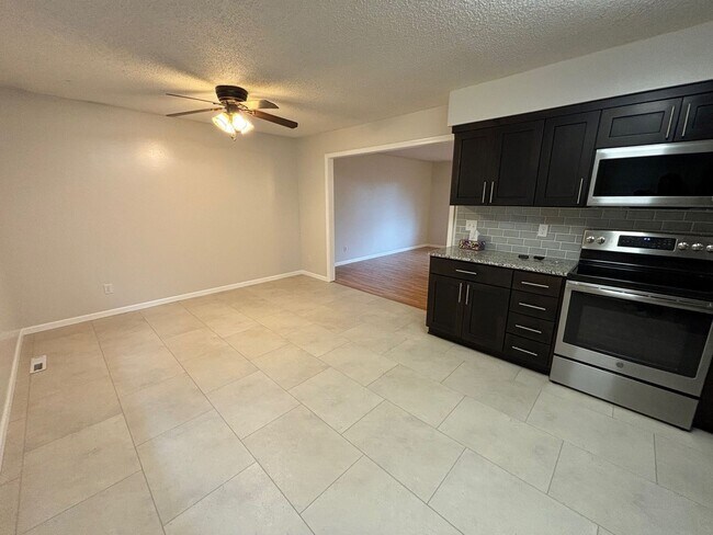 Building Photo - Italian Estates Property Management