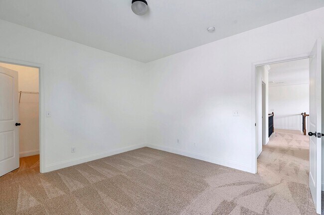 Building Photo - 2635 Azalea Bluff Dr