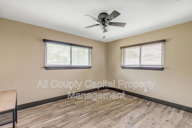 Building Photo - 112 W Mimosa Cir