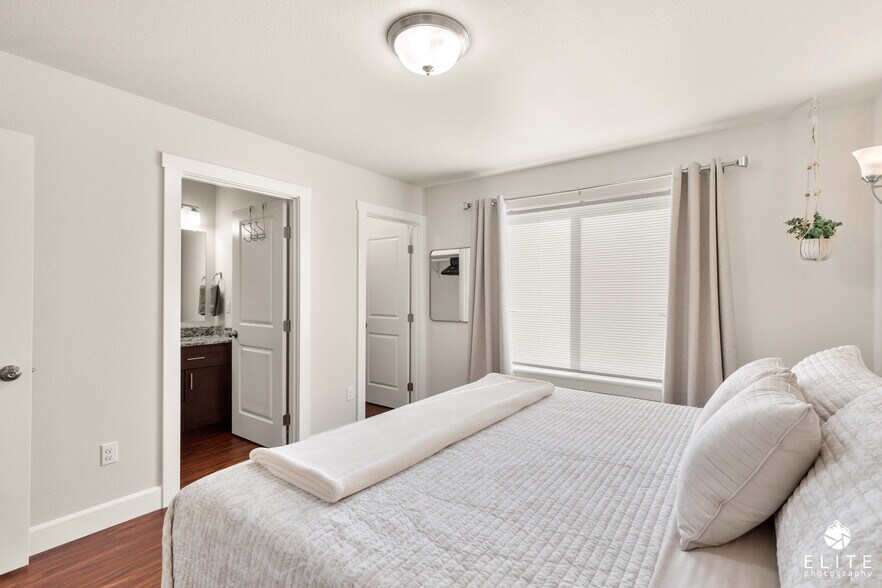 Building Photo - 920 W Wilder Ave