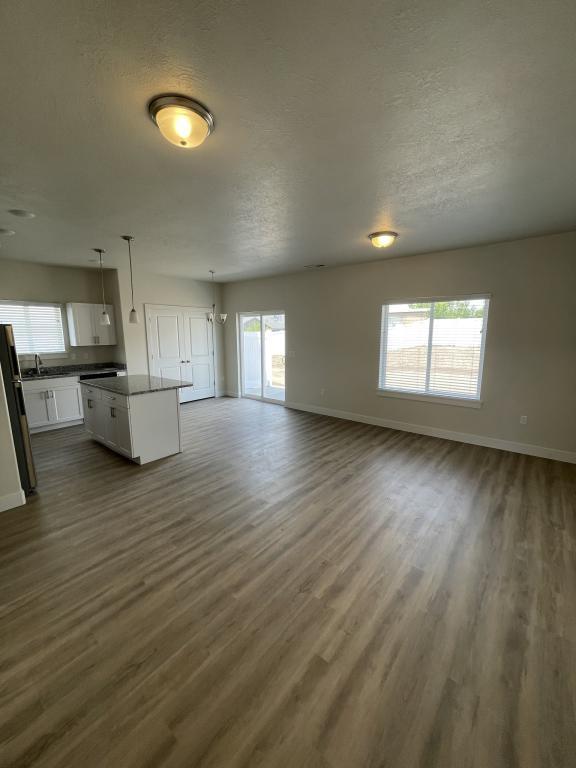 Building Photo - 1043 W 600 S