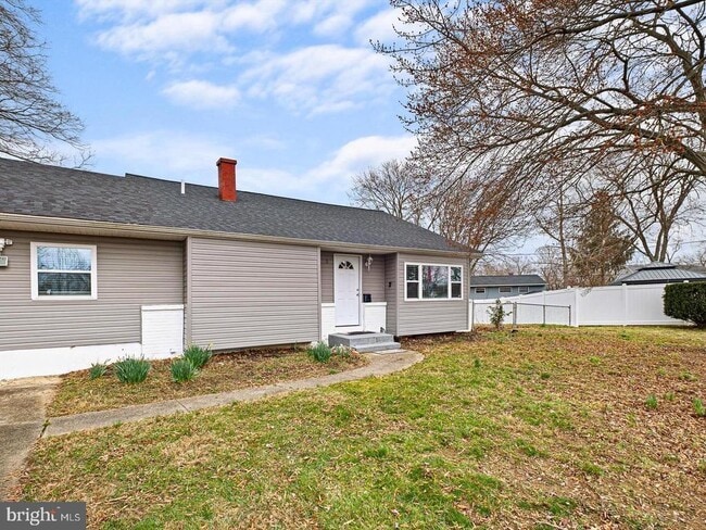 Building Photo - 5 Brennen Ct