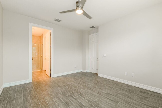 Building Photo - Annual Unfurnished Rental – 3 Bedroom Home in gated community South Naples