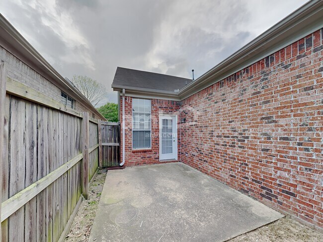 Building Photo - 1588 Wynne Rd