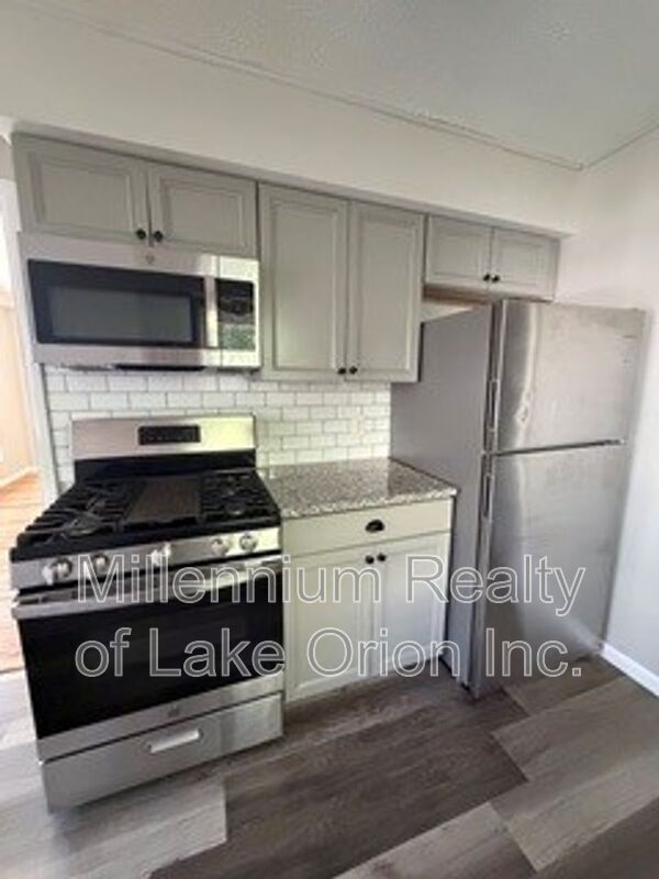 Building Photo - 636 Lebaron Ave