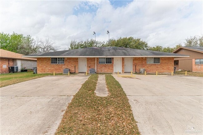 Building Photo - 3415 N Kenyon Rd