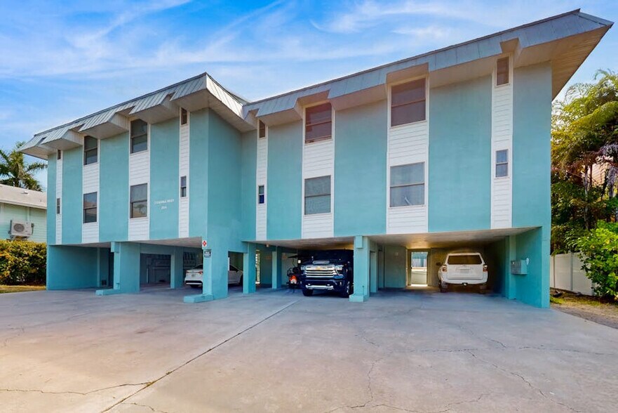 Building Photo - 205 Highland Ave
