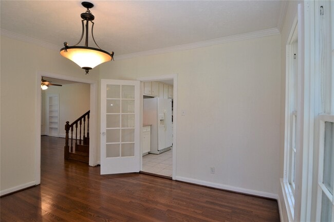 Building Photo - 2135 Bissonnet St