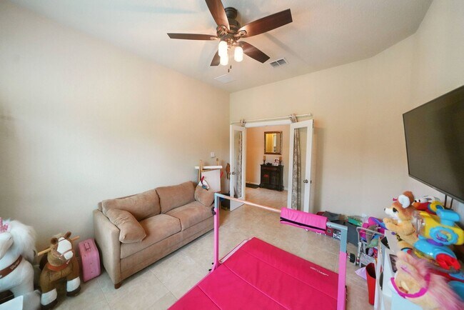 Building Photo - Executive-Style Home Now Available in Crossvine (Schertz) Realtor Commission: $750